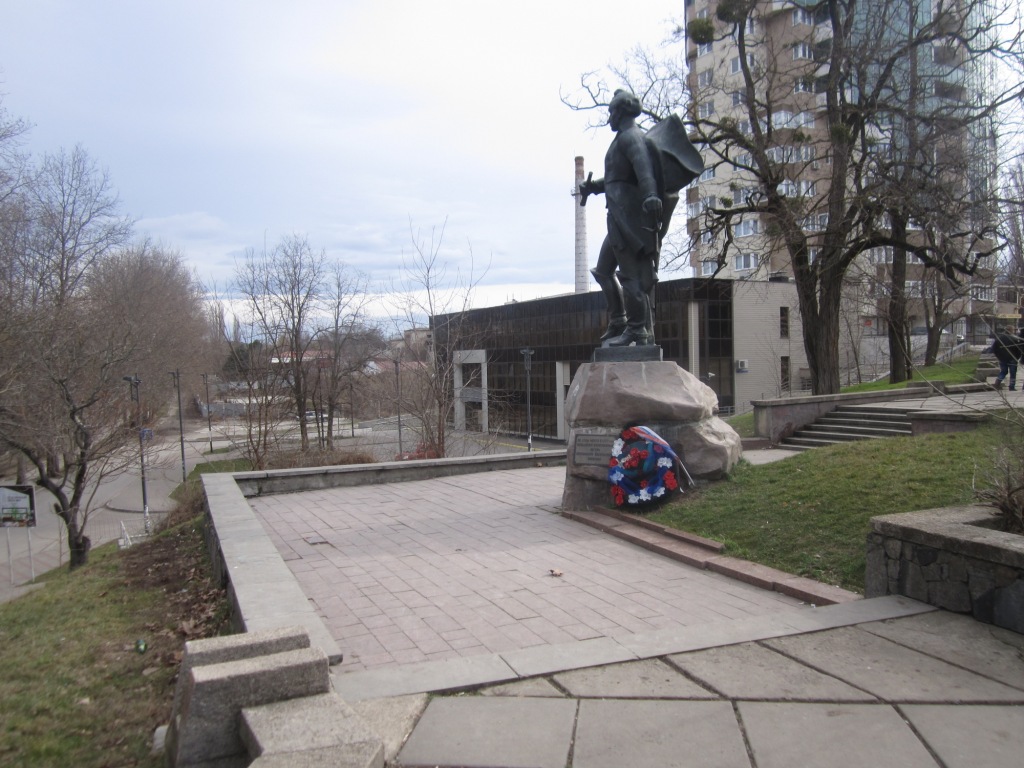 Памятник Суворову в Симферополе