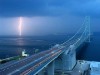 В Керченском проливе возводят временный мост (видео)