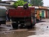 В Симферополе снова укладывают асфальт в лужи (видео)