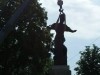 В Харькове устанавливают вывезенный из Севастополя памятник гетьману (фото)