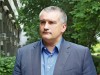 Аксенов не хочет останавливать ремонт крымской трассы на лето