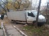В Симферополе угонщик грузовика влетел в дерево (фото)