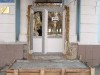 В Симферополе разрушили старинный фасад из-за пластиковых дверей (фото)