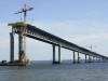 Автомобильная и железнодорожная части моста в Крым готовы больше, чем наполовину