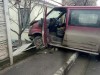 Микроавтобус в Симферополе сломал забор в жилом доме (фото)