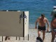 Как и обещали власти, на пляже к майским появились раздевалки