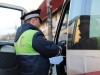 В Крыму пьяный водитель прокатил полицейского на открытой двери