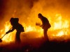 В Крыму на тушение лесного пожара пригнали кучу людей и техники