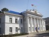 В Крыму пьяные содрали табличку со здания мэрии