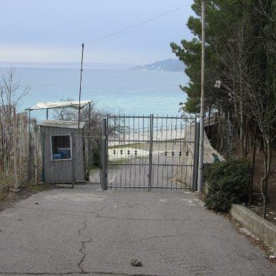 В Крыму будут ломать заборы у пляжей