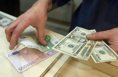 В Крыму на взятке поймали таможенника (фото из интернета)