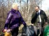 Чиновников столицы Крыма отправили собирать шприцы и бутылки (фото)