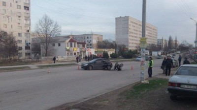 В Севастополе парочка разбилась на мотоцикле