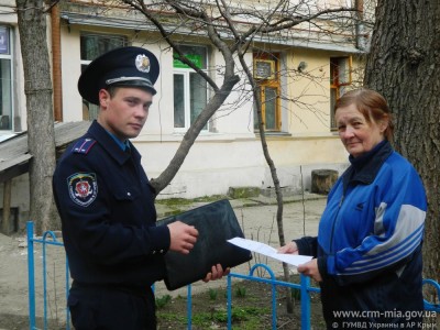 В Симферополе пенсионерка взяла в заложницы девушку