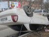 В Симферополе автомобиль опрокинулся на крышу посреди оживленной дороги (фото)