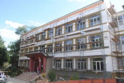 В Симферополе утеплят несколько школ