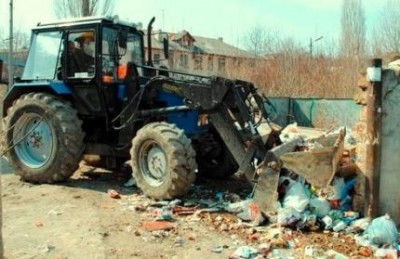 В Крыму парня убило мусорным баком
