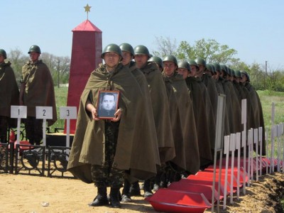 В Крыму подняли останки 100 солдат