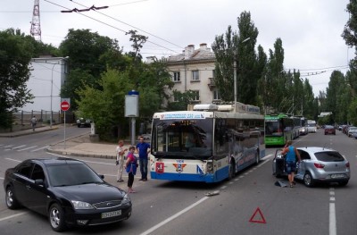В Севастополе разбили российский троллейбус
