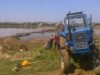 В Крыму начали расчищать озеро от незаконной дамбы (фото)