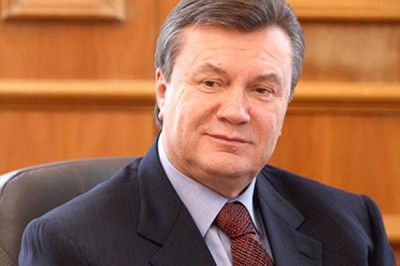 Ради Януковича в Крыму косят траву и гоняют торгашей