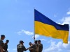 В Крыму военные подняли украинский флаг над горой (фото)