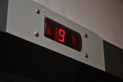 В Симферополе ведут ремонт лифтов