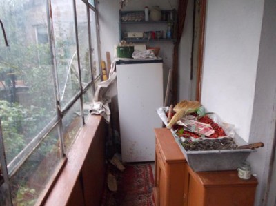 Крымчанин зарезал соседа и спрятал труп на балконе