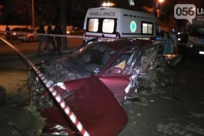 Авто с крымскими номерами устроило в Днепропетровске ДТП