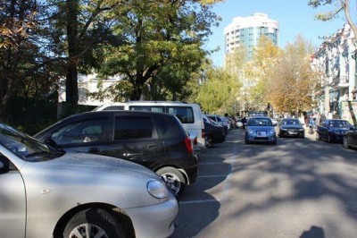 В Симферополе появилась новая платная парковка