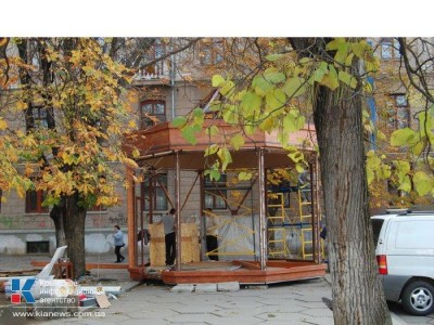 В центре Симферополя возводят кофейню