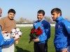 Команда в день рождения тренера "Таврии" вручила ему цветы, мяч и набитый пакет (фото)