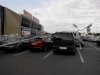 У симферопольского гипермаркета столб упал на полную автостоянку (фото)