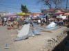 Торговцы снесли установленный мэрией Симферополя забор у рынка (фото)