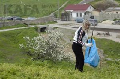 В Феодосии субботники обычно объявляют весной, когда в рамках двухмесячника по благоустройству вычищают город