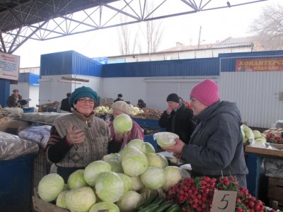 В последнюю неделю многих покупателей удивляла стоимость капусты - она стремительно подорожала в два раза  