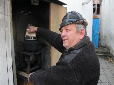 Сотрудники завода намеревались начать голодовку, если их проблему не решат, но до этого не дошло