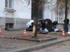 В Крыму в центре города иномарка протаранила дом и дерево