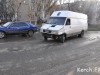 В Керчи джип оторвал бампер автобусу
