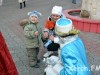 В Керчи меняли улыбки на конфеты