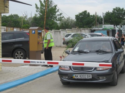 В Коктебеле появился первый паркомат 