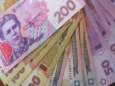 В Феодосии компенсационные выплаты в размере 1000 грн. уже получили 2230 человек, об этом сообщили в Феодосийском отделении «Ощадбанка» 1 июля