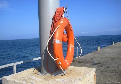 Около Феодосии спасатели вытащили из моря отдыхающую
