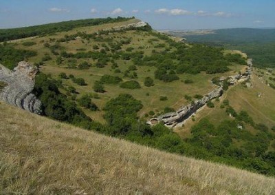 На крымской Бакле разбросают металлическую стружку