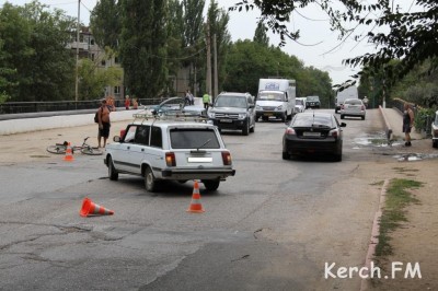 В Керчи велосипедист угодил в ДТП