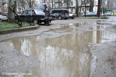 Крымчан призывают не ездить на авто в жару (фото из интернета)