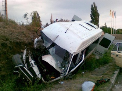 В Крыму в ДТП пострадало 17 человек