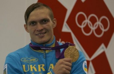 Александр Усик выиграл соревнования по боксу на Олимпиаде 