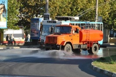 Полив улиц в Симферополе обещают возобновить