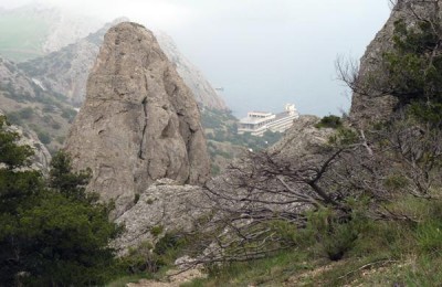 В Новом Свете на скале застрял крымчанин (фото из Интернета)